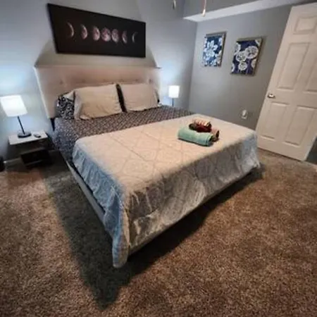 Blue Shark *B501* @ Medical Center 1Br Modern King Apartment With Private Patio